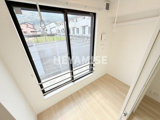 バルコニー　サンルーム　※室内画像は別号室のもの