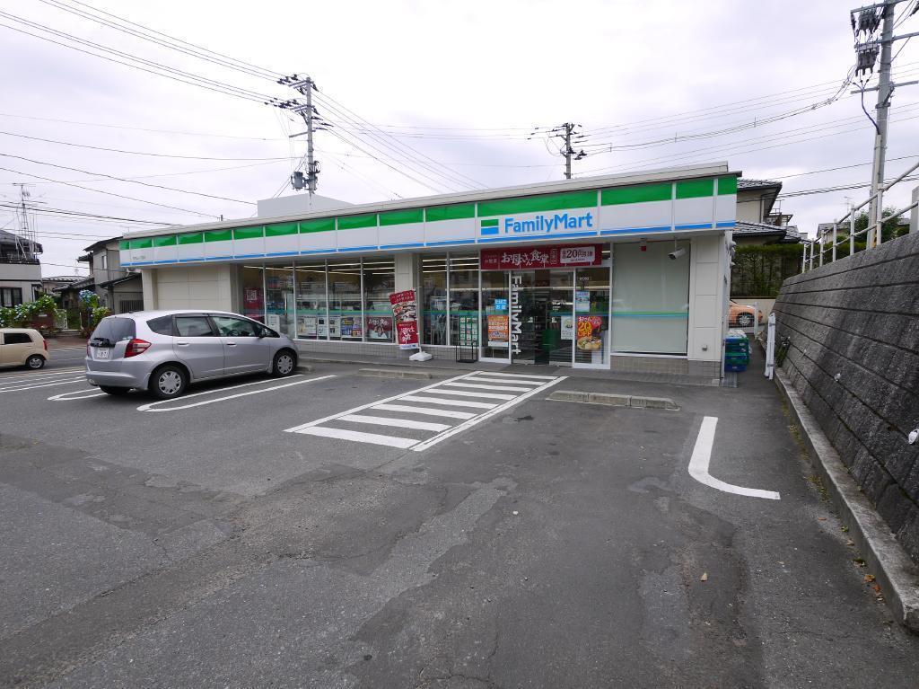 コンビニ　ファミリーマート南中山一丁目店（コンビニ）まで404m