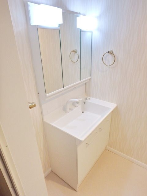 洗面設備　★独立洗面台/大きな3面鏡★