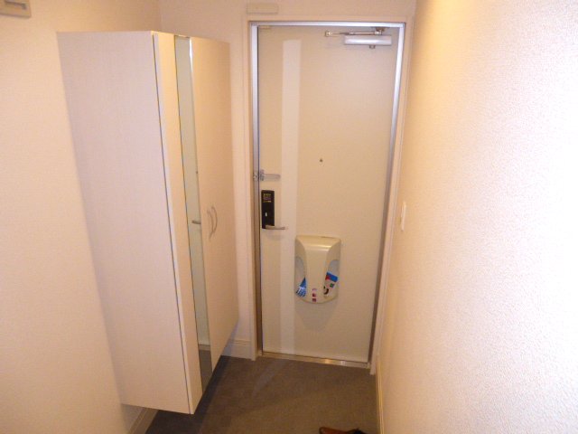 玄関　同建物別号室参考