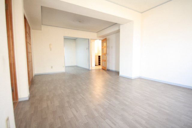 居室・リビング　※別室の参考写真の為、現況優先です。