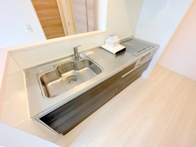 キッチン　作業のしやすい広めのキッチンです。