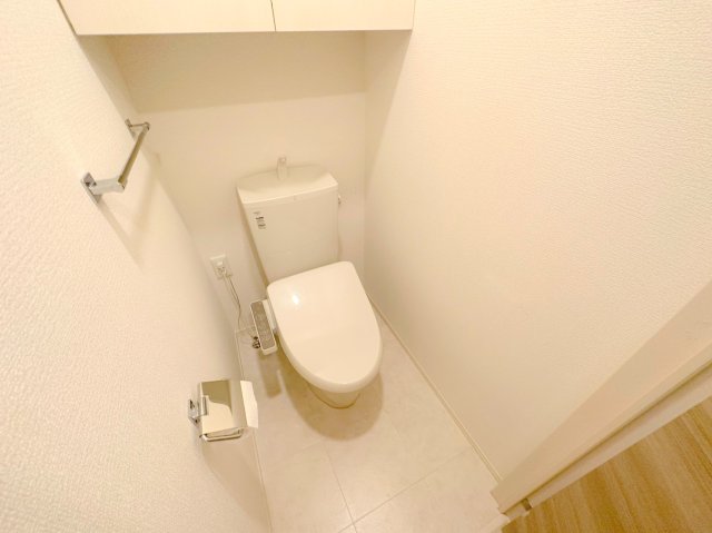 トイレ　綺麗なトイレにはウォシュレット標準装備です。