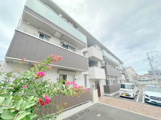 建物外観　なんと言ってもおしゃれなこの外観。