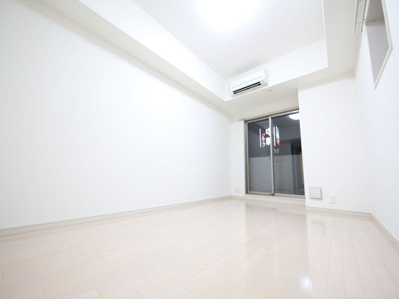 その他　洋室8.8帖　クローゼット付（収納充実してます）