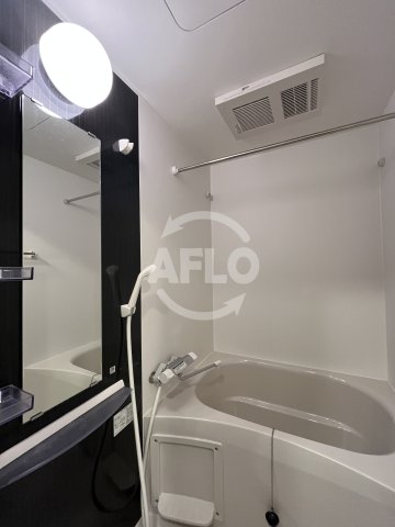 バス・シャワールーム　セレニテ西中島アリア弐番館　浴室