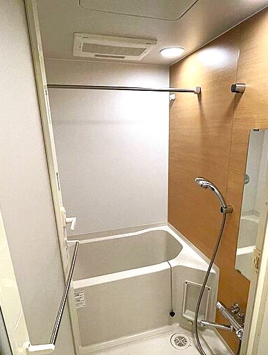 バス・シャワールーム　★浴室乾燥機+追焚機能付き★