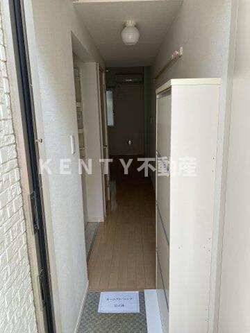 玄関　収納もある玄関です