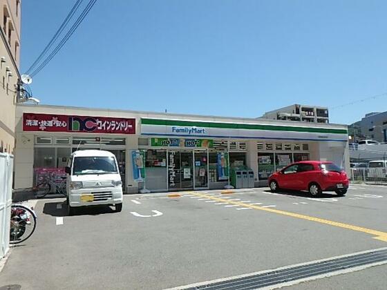コンビニ　ファミリーマート川西能勢口駅北店（コンビニ）まで468m