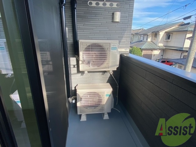 バルコニー　バルコニーです、南向きではかどりそうですね