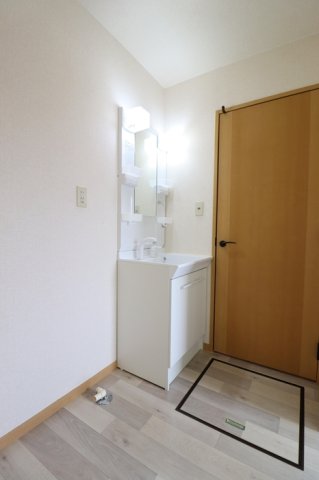 洗面設備　使いやすい洗面所です