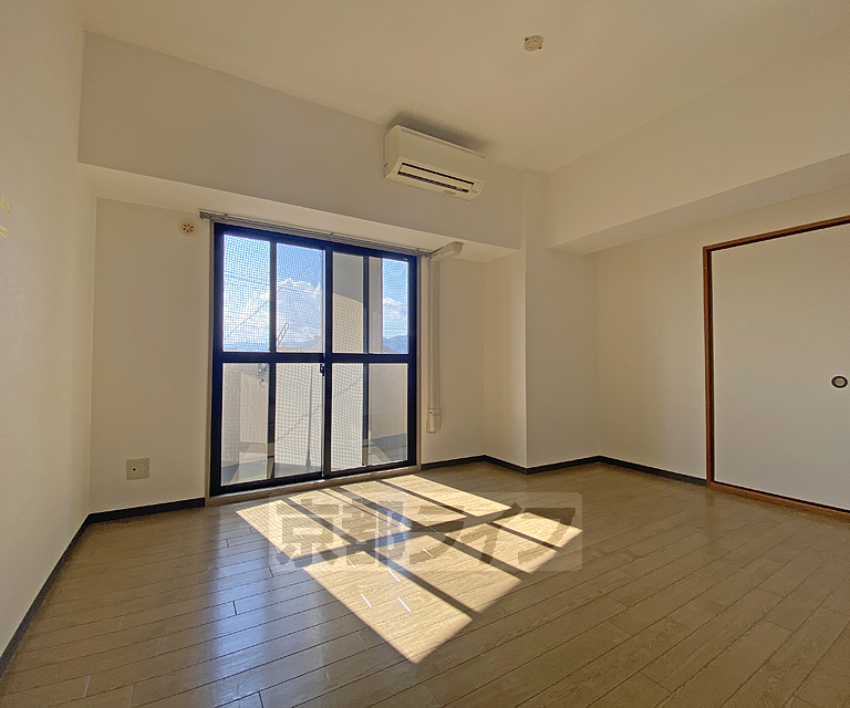 居室・リビング　ＪＲ太秦駅徒歩１分の好立地物件！