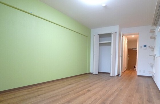 居室・リビング　※他号室の写真です。