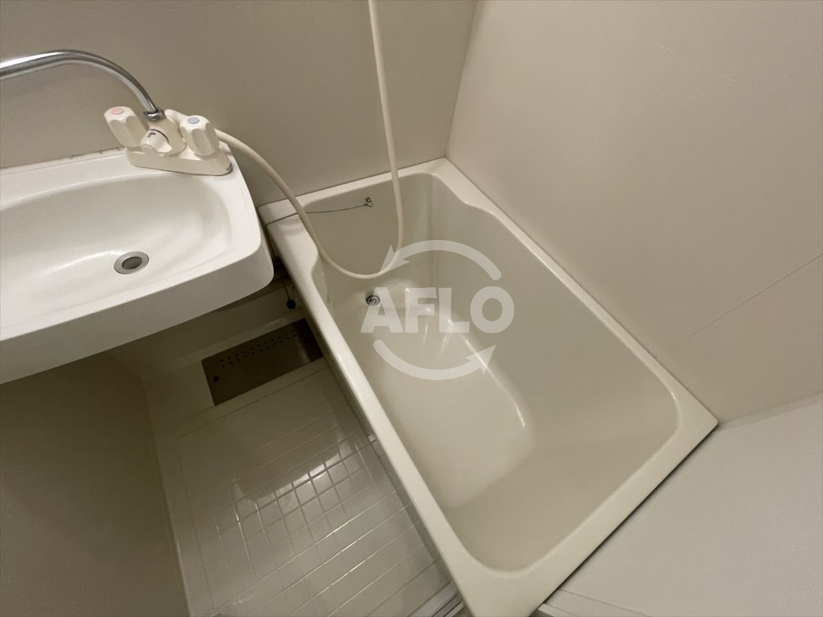 バス・シャワールーム　サンビラ大手前　浴室