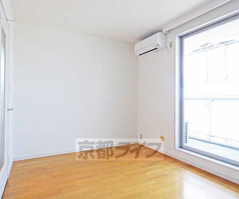 居室・リビング　広々とした室内です。