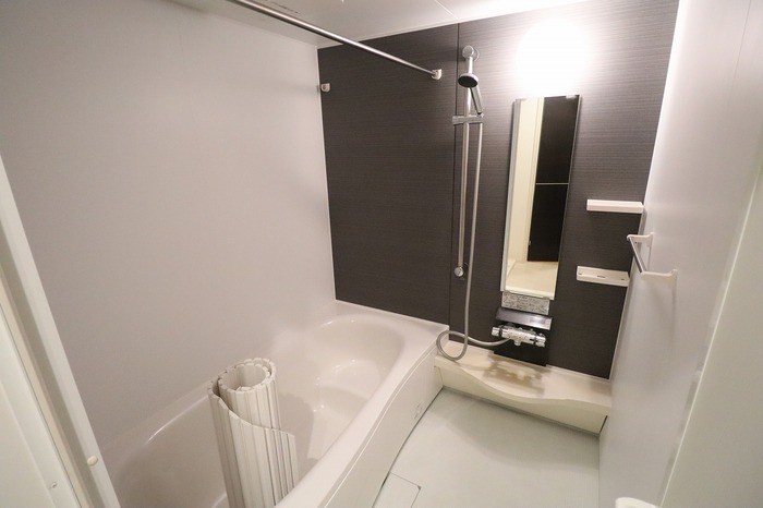 バス・シャワールーム　一坪タイプ浴室（追い焚き機能付き）