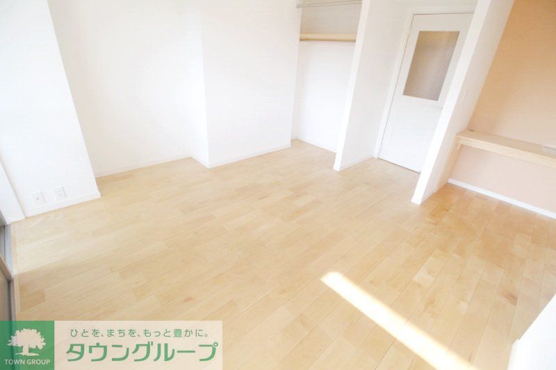 居室・リビング　★タウンハウジング鷺沼店まで→ＴＥＬ0448706656★