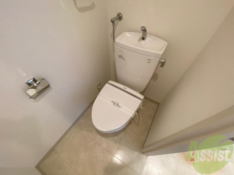 トイレ　こちらはトイレです。清潔感があり、安心して使用できます。