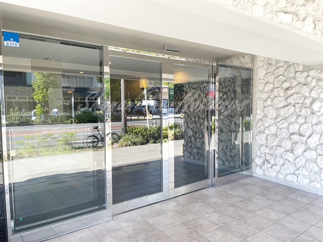 エントランス　高級感のあるエントランス♪