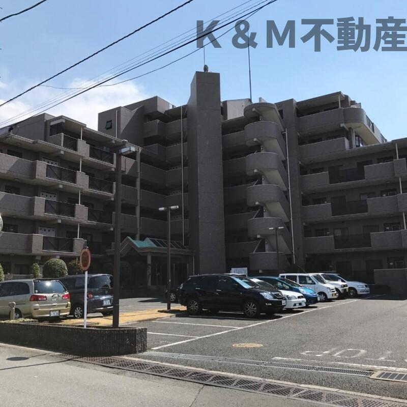 駐車場　車をお持ちの方に嬉しい駐車場付きの物件です