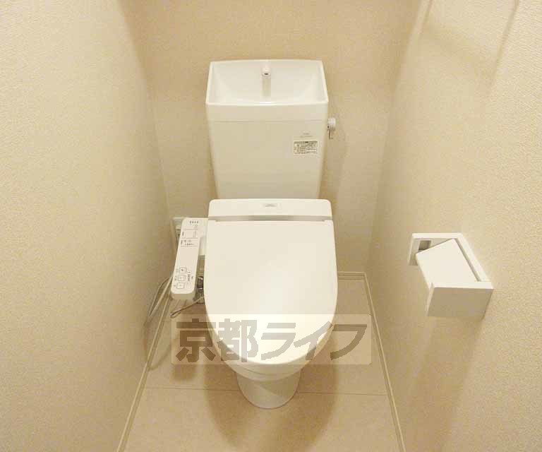 トイレ　嬉しいウォシュレット付・