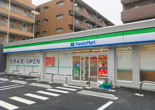 コンビニ　ファミリーマート 戸塚吉田町店（コンビニ）まで459m