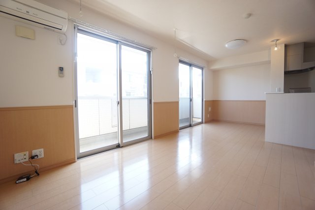 居室・リビング　※同物件、同タイプ、間取り反転のお部屋です