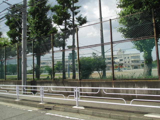 小学校　横浜市立東戸塚小学校（小学校）まで651m