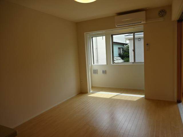 居室・リビング　クレストＶの洋室