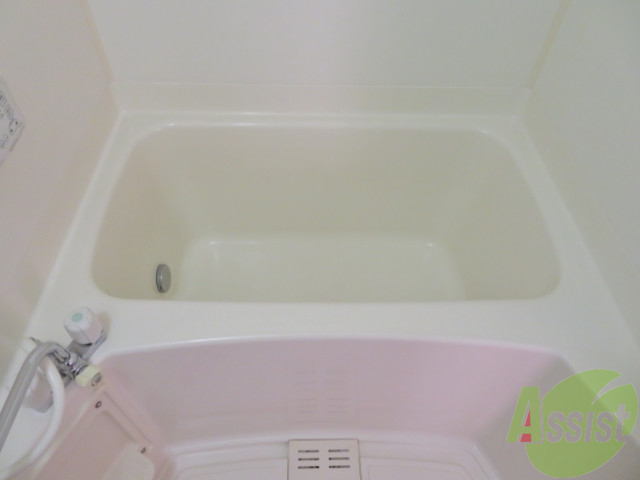 バス・シャワールーム　バス・トイレ別でお掃除しやすいですよ～。