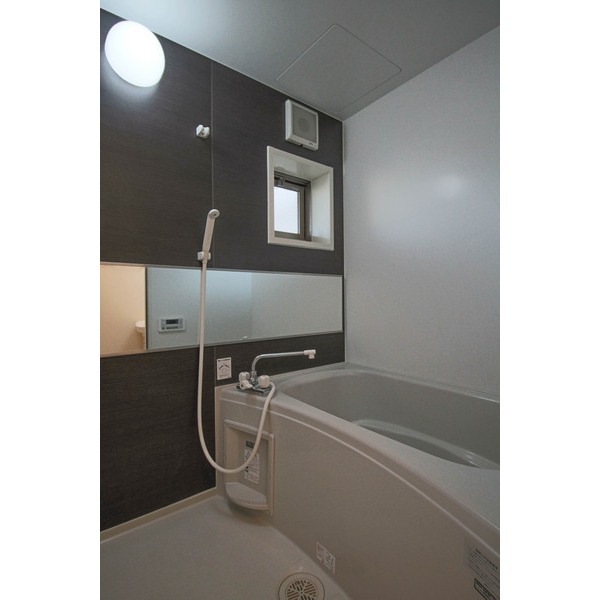 バス・シャワールーム　同じ建物の別のお部屋