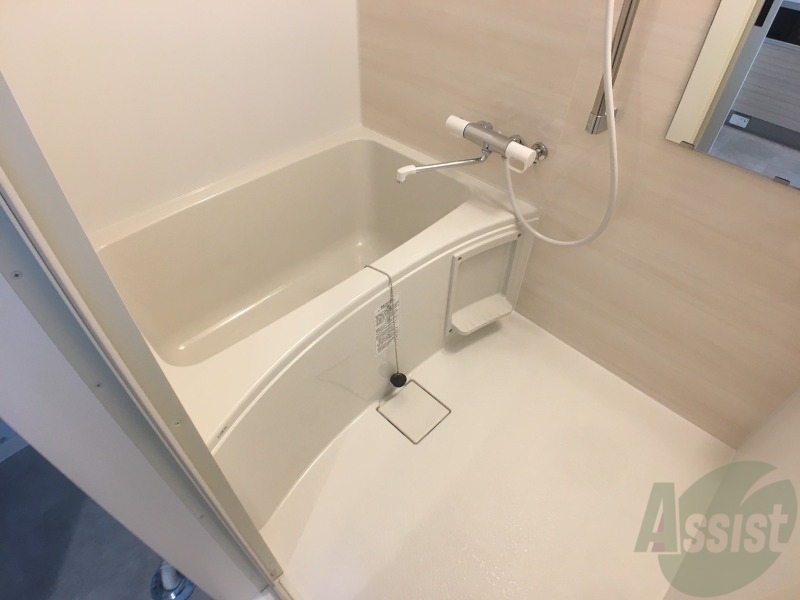 バス・シャワールーム　お風呂になります。一日の疲れを癒してくださいね。