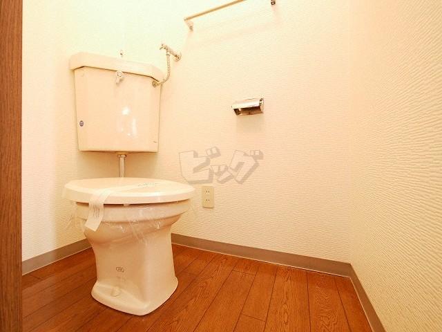 トイレ　弊社ではウォシュレットの取付もお手頃価格で承っております♪