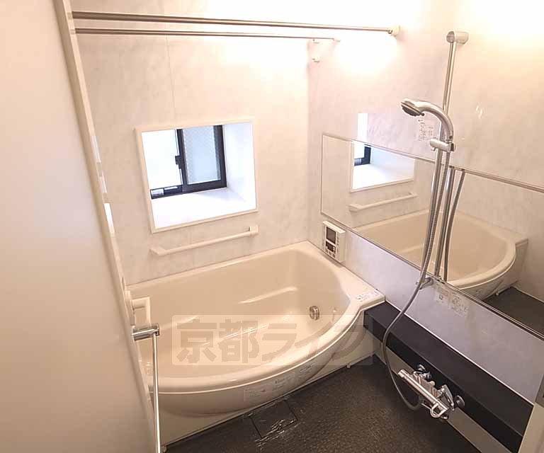 バス・シャワールーム　大きなお風呂！