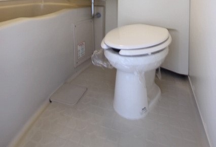 トイレ　同物件別号室のものです。