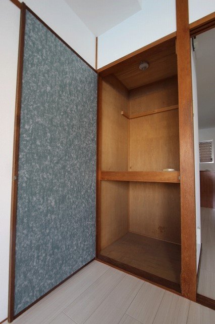 収納　同物件別号室のものです。