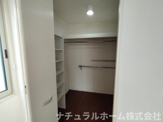 収納　2階北洋室ウォークインクローゼット