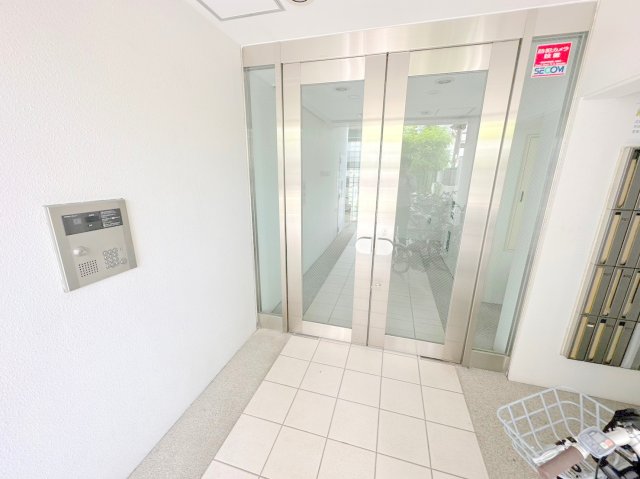 エントランス　綺麗なエントランスです。