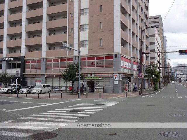 コンビニ　セブンイレブン（コンビニ）まで557m