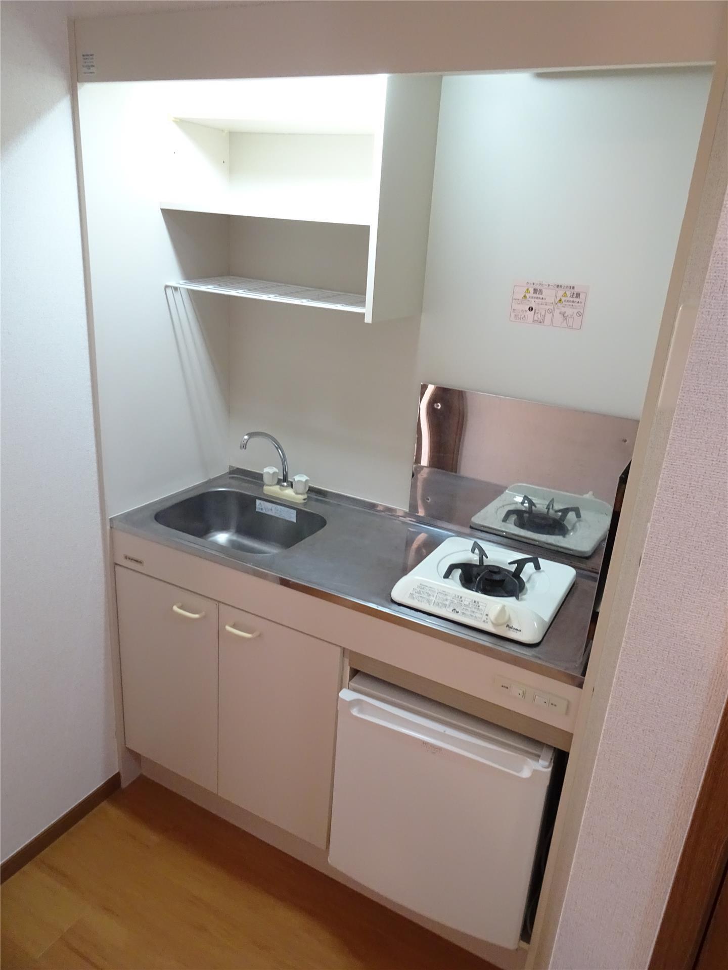 キッチン　１口コンロ、ミニ冷蔵庫付きのキッチン♪