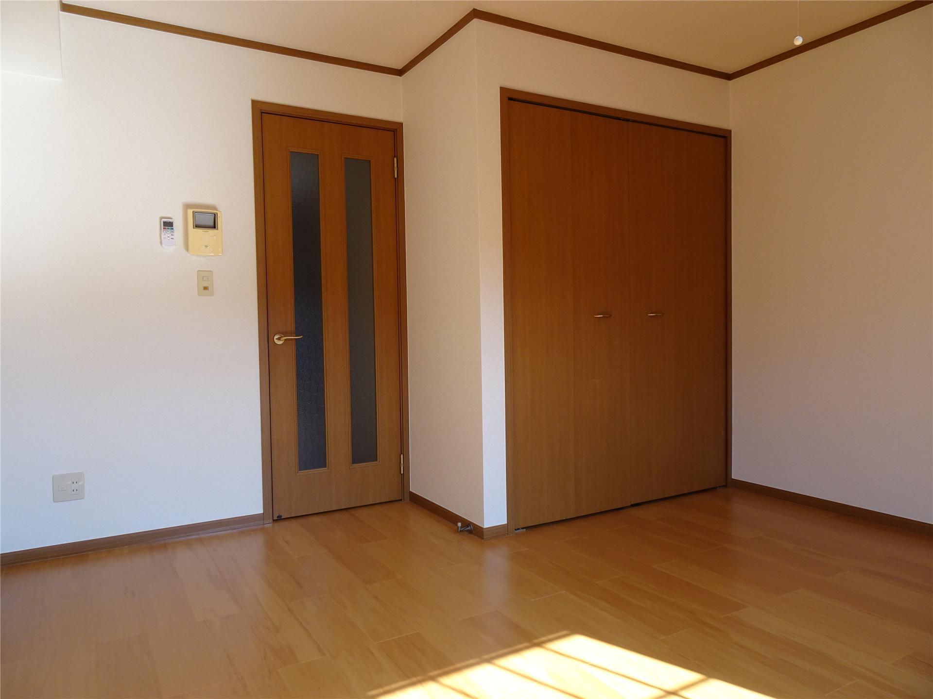 その他部屋・スペース　お部屋をすっきりと使えるクローゼット付き♪
