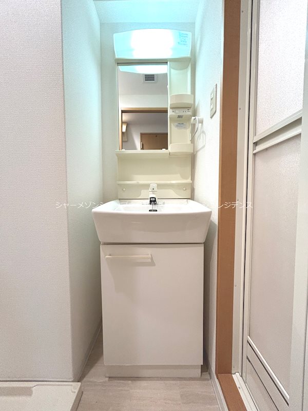 洗面設備　☆独立洗面台☆ 現況と異なる場合は現況を優先します。