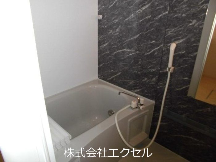 バス・シャワールーム　追い焚き機能のお風呂です。