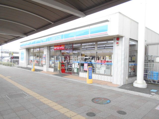 コンビニ　ローソン JR大垣駅北口店（コンビニ）まで745m
