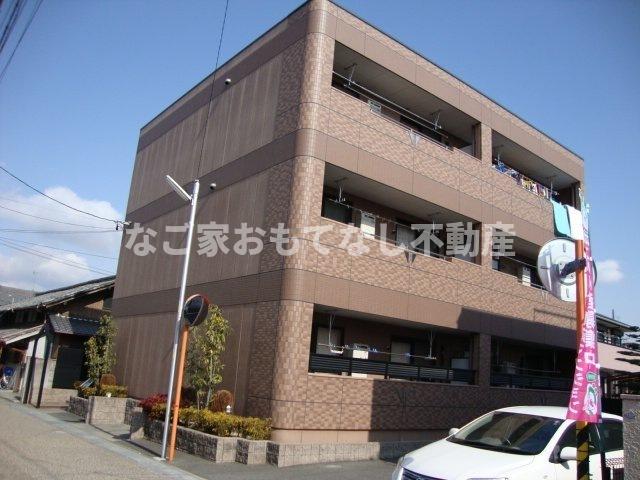 建物外観　プリズム