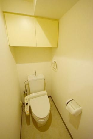 トイレ　別タイプ部屋　参考写真です