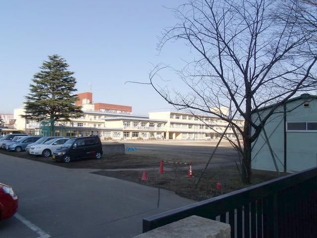小学校　中央小学校（小学校）まで470m
