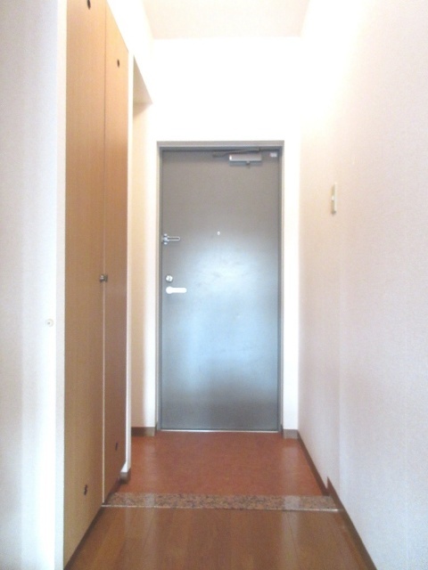 玄関　同タイプの他のお部屋