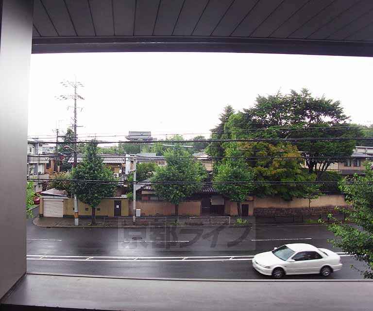 眺望　丸太町通りです