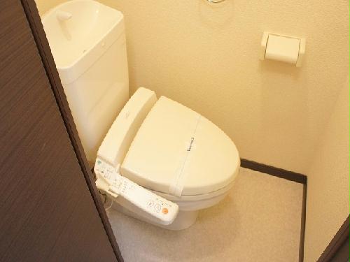 トイレ　ウォシュレット機能付！